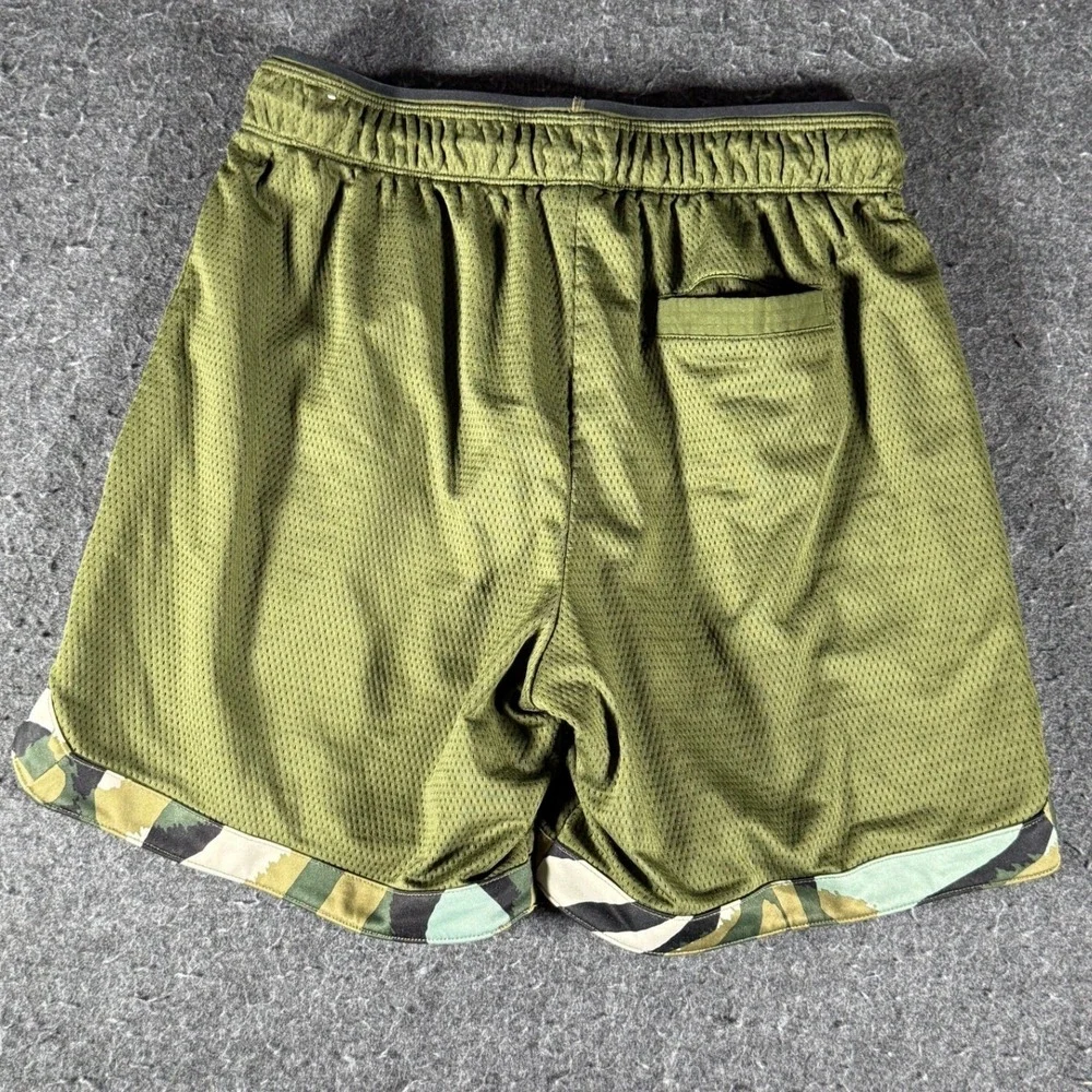 NIKE Mens Sport Clash Logo Camo Trimmed Mesh Basketball Shorts Green Black M